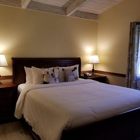 Carmel Valley Lodge Экстерьер фото